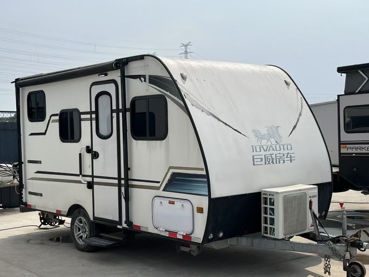 Camper Trailer Suspension Independent - Rimorchio Camper Compatto con Sospensioni Indipendenti,