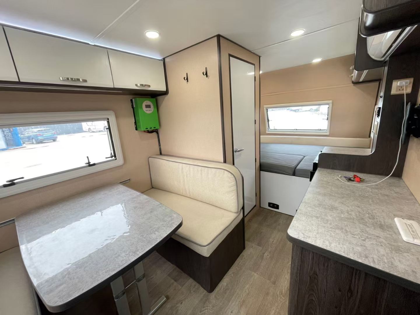 Rimorchio Camper Compatto con  - Camper Trailer Suspension Independent recensione e prezzo