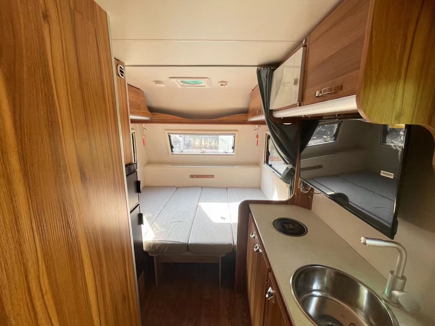 Rimorchio Camper Compatto con  - Camper Trailer Suspension Independent recensione e prezzo